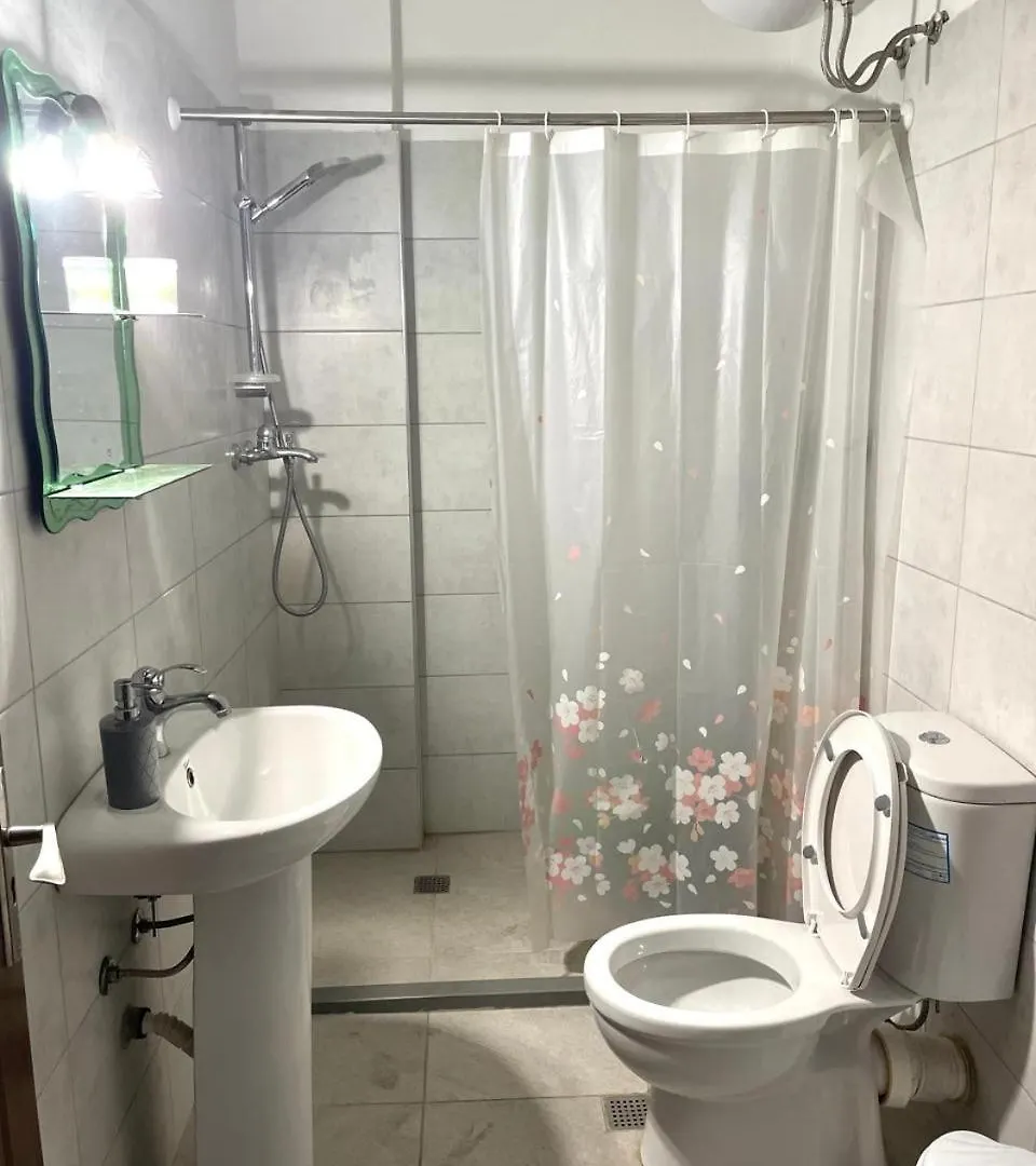 Apartment Cozy Beachfront Room Durres